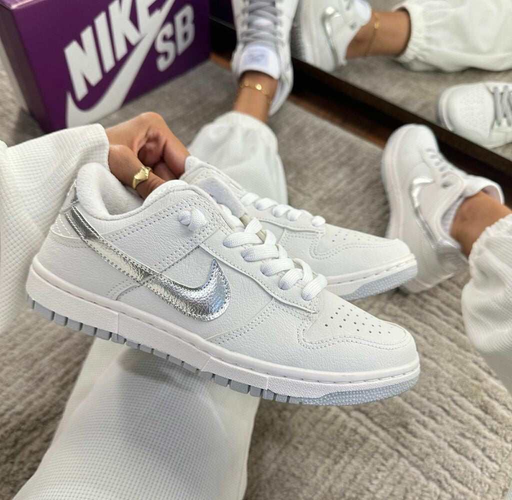 Nike Dunk Low | Branco